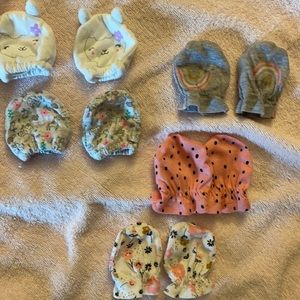 Never worn baby mittens